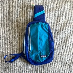 Patagonia black hole sling bag